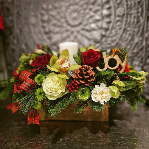 Christmas Centerpiece Arrangements & Wreaths